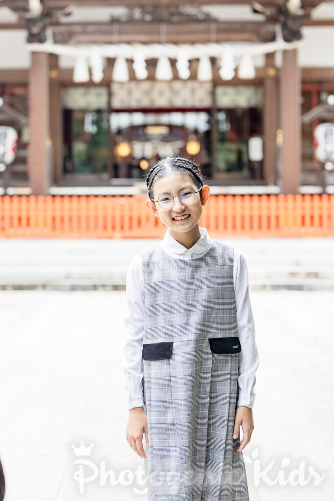 本殿前で撮影したお姉ちゃんの晴れやかな笑顔