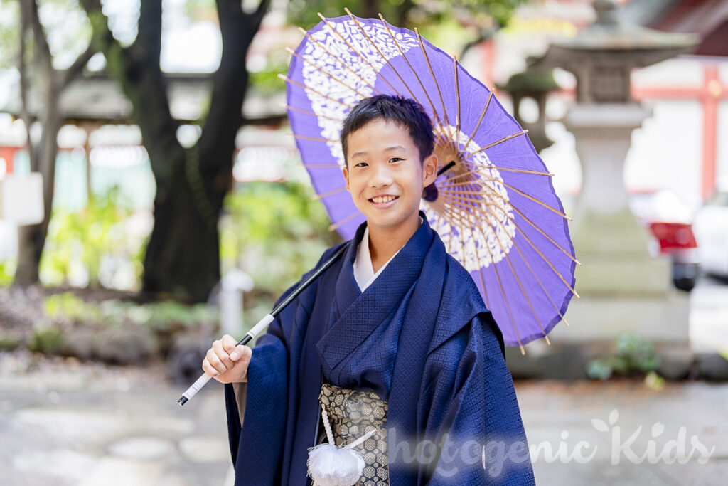 和装1/2成人式を迎えた男の子の写真