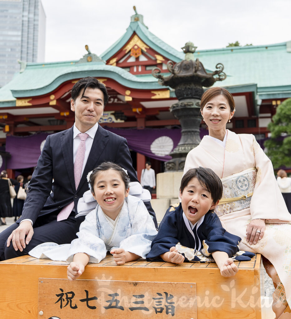 日枝神社で撮影した七五三の家族全員碁盤写真