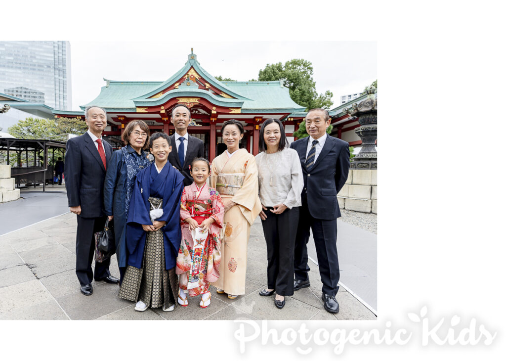 赤坂日枝神社で撮影した七五三と1/2成人式の親族全員集合写真